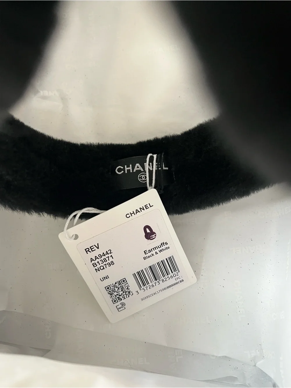 Chanel earmuffs black and white